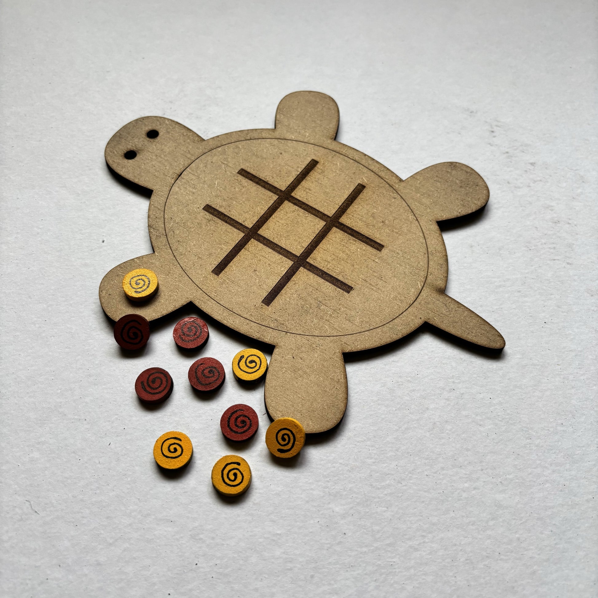 Wooden TIC TAC TOE for children Tortoise-shaped game with wooden pieces